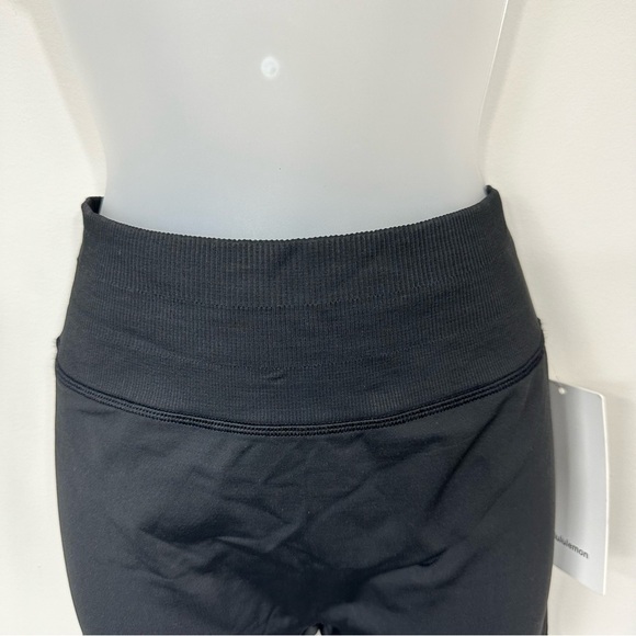 NWT Lululemon Black Ebb to Street Crop 21” in Size 10 - Picture 2 of 9